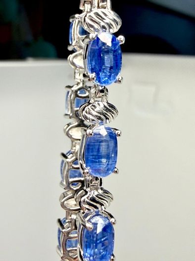 Bracelet Premium Himalayan Kyanite & Zircon Bracelet (11 Ct.)