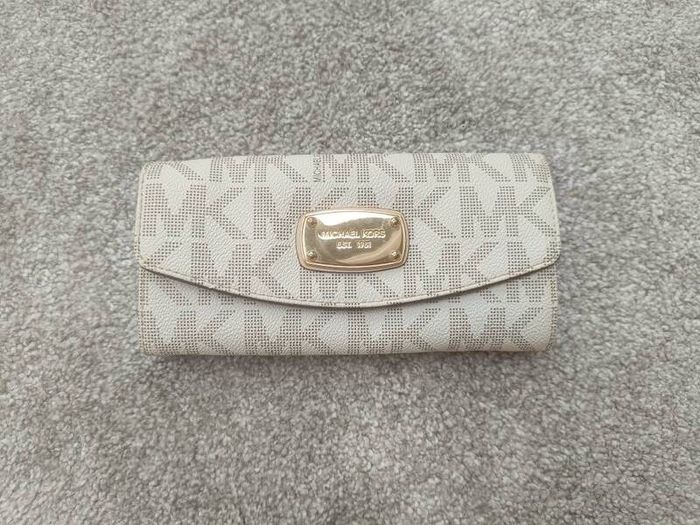 Michael Kors Cream Signature Logo Purse / Wallet