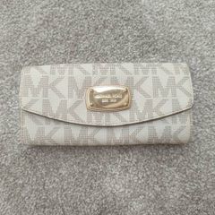 Michael Kors Cream Signature Logo Purse / Wallet
