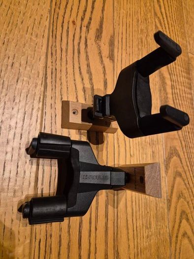 Hercules GSP38WB guitar wall holder