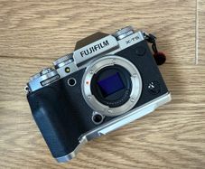 Fuji XT5 + XF 35mm F1.4R + Peak Design Strap & Cube
