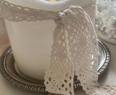 ShabbyChic Exlarge Candle with Vintage Base