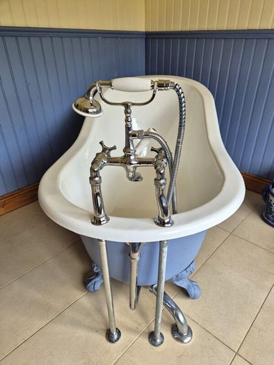 Recor Cast Iron Bathtub