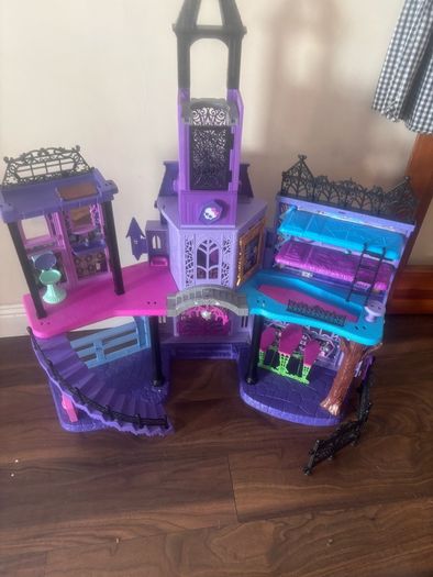 monster high doll house