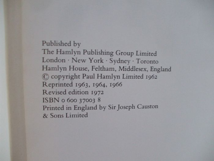 SALE!  PORCELAIN by Hugh Tait (English edition)