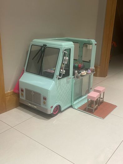 Generation Doll Ice Sweet Truck