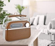 2 Band 'Vintage' Rechargeable Portable Radio USB