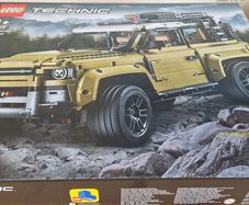 Lego 42110 Land Rover Defender - BNIB
