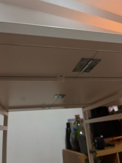 Leaf-drop white table