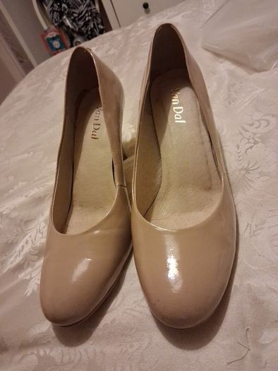 Van Dal Shoes
