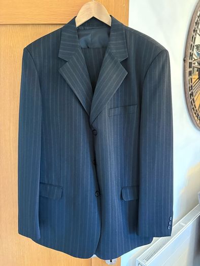Mens 3 piece suit black with brown lines 58L