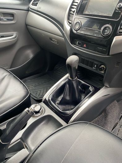 2016 mitsubishi L200