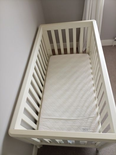 Mamas and papas cot and changing table