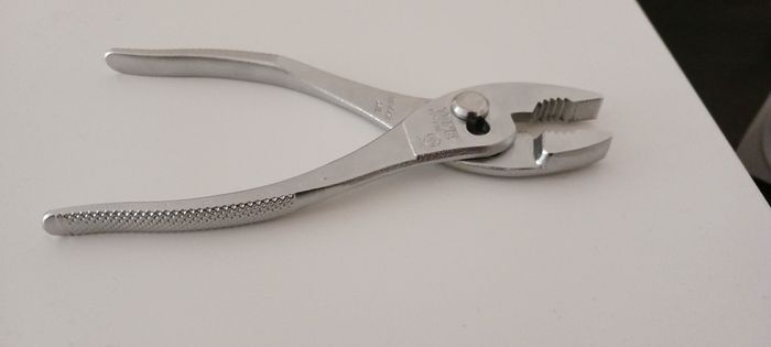 Tone Slipjoint Pliers