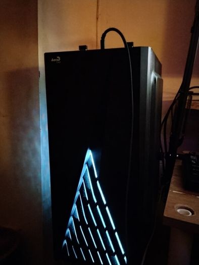 gaming pc and Monitor