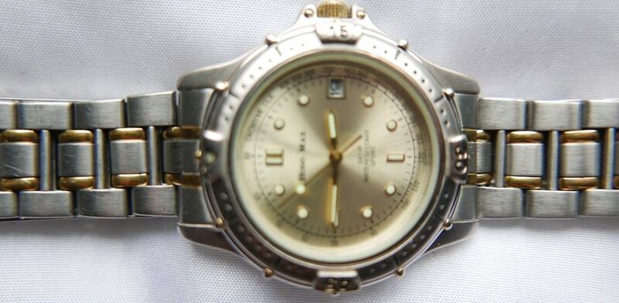 Hugo Maxx  Euro Design 18K Plated Diver Analog Quartz Watch New Battery
