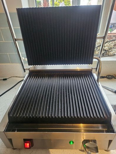 Buffalo Commercial Toaster / Grill Excellent Condition (DY995-02)