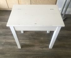 Kids desk