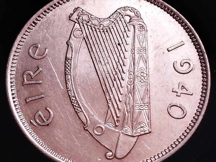 #869 - Ireland - 1940 - Silver Florin - Scratches - KM.15