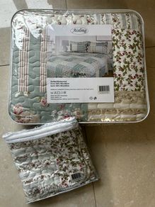 Single patchwork throw and pillow sham