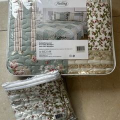 Single patchwork throw and pillow sham