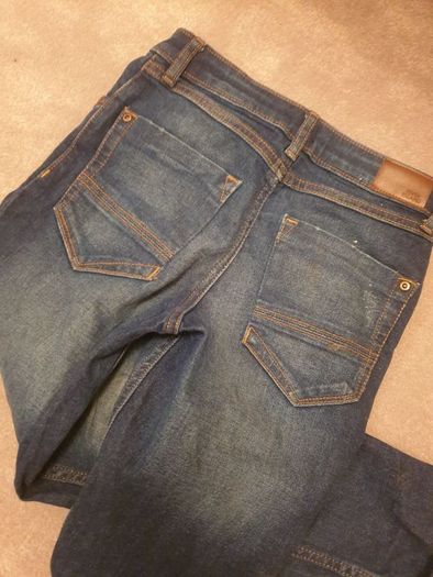 Boy river island jeans 7-8 like new