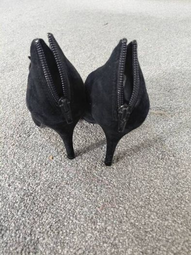 Oasis heels with lace details