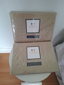 NWT Two  Dorma  Gold Givenvy Oxford Pillwcases