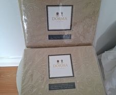 NWT Two  Dorma  Gold Givenvy Oxford Pillwcases