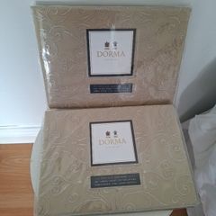 NWT Two  Dorma  Gold Givenvy Oxford Pillwcases
