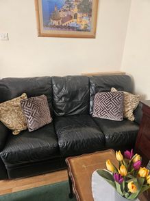Set of 2 leather sofas and 2 chairs