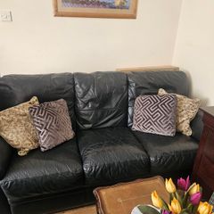 Set of 2 leather sofas and 2 chairs