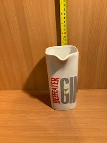 Pub jug Beefeater