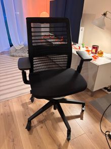 Steelcase Think V2 Chair