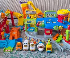 V-Tech Toot Toot set