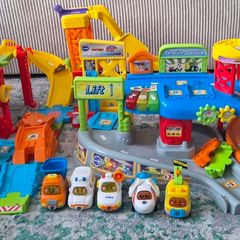 V-Tech Toot Toot set
