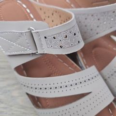 Wedges size 4 Brand New