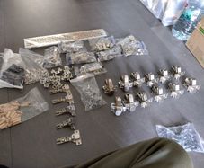 Cupboard hinges