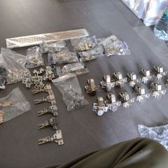 Cupboard hinges