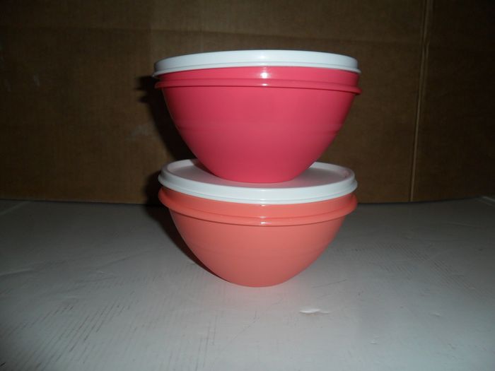 Tupperware wondelier bowl 2 x