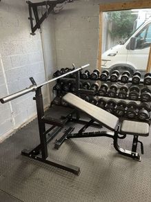 Weight rack with Barbell and Bench