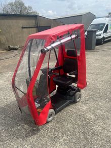 Mobility scooter with canopy