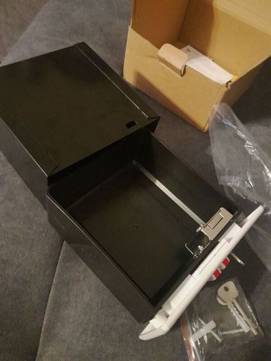 minil safe as wall socket