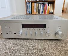 Yamaha r-n500 network receiver amplifier