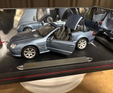 Mercedes Benz CLK foldable roof 2000 1:18