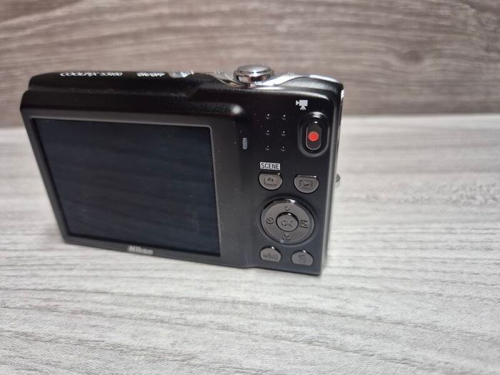 Nikon S3100 Digital Compact Camera Working w/ Nikkor 5x Wide Optical Zoom Lens