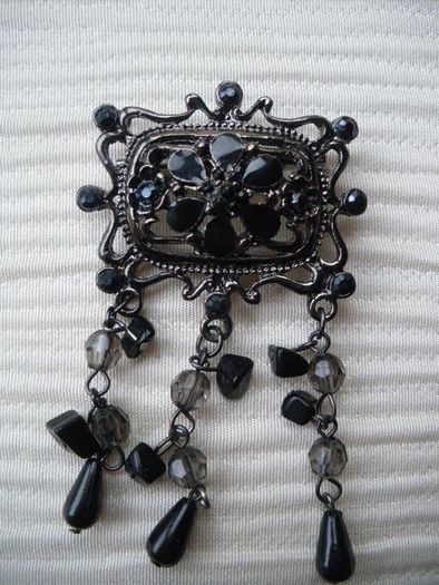 New black brooch, Costume jewellery, Gift