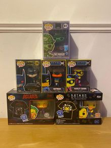 Batman Bundle ( Funko pops + 2 Tees)
