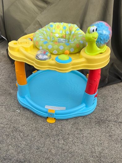 Baby sitter chair