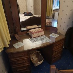 antique vanity table